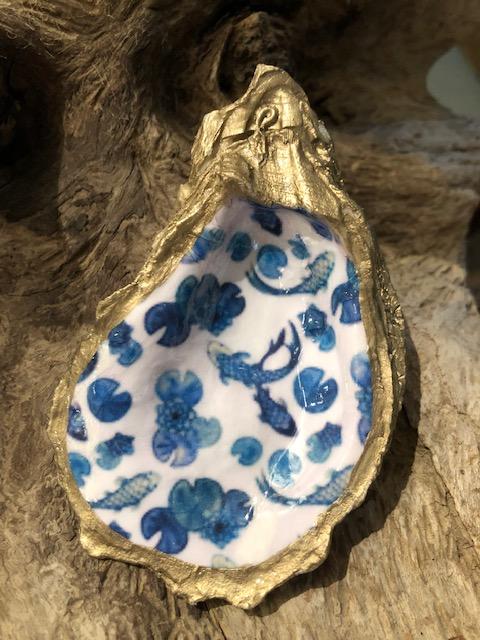 HAND-PAINTED OYSTER SHELL RING DISH-ORIENTAL FISH - Molly's! A Chic and Unique Boutique 