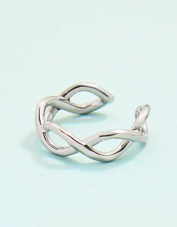 SILVER WAVY RING- SIZE 8/9