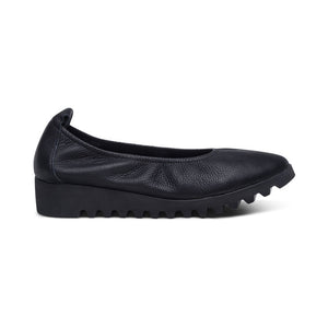 BRIANNA BALLET FLAT BLACK - Molly's! A Chic and Unique Boutique 