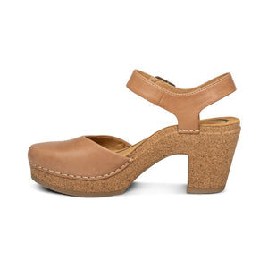 FINLEY CLOSED TOE HEEL - CAMEL