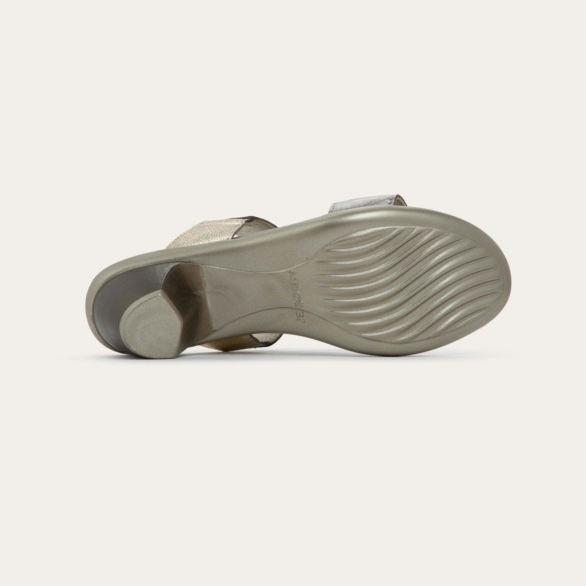 FORM SILVER THREADS - Molly's! A Chic and Unique Boutique 