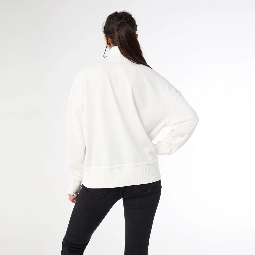 JAYLEEN LONG SLEEVE POUCH POCKET SWEATSHIRT *PREVIEW* - Molly's! A Chic and Unique Boutique 