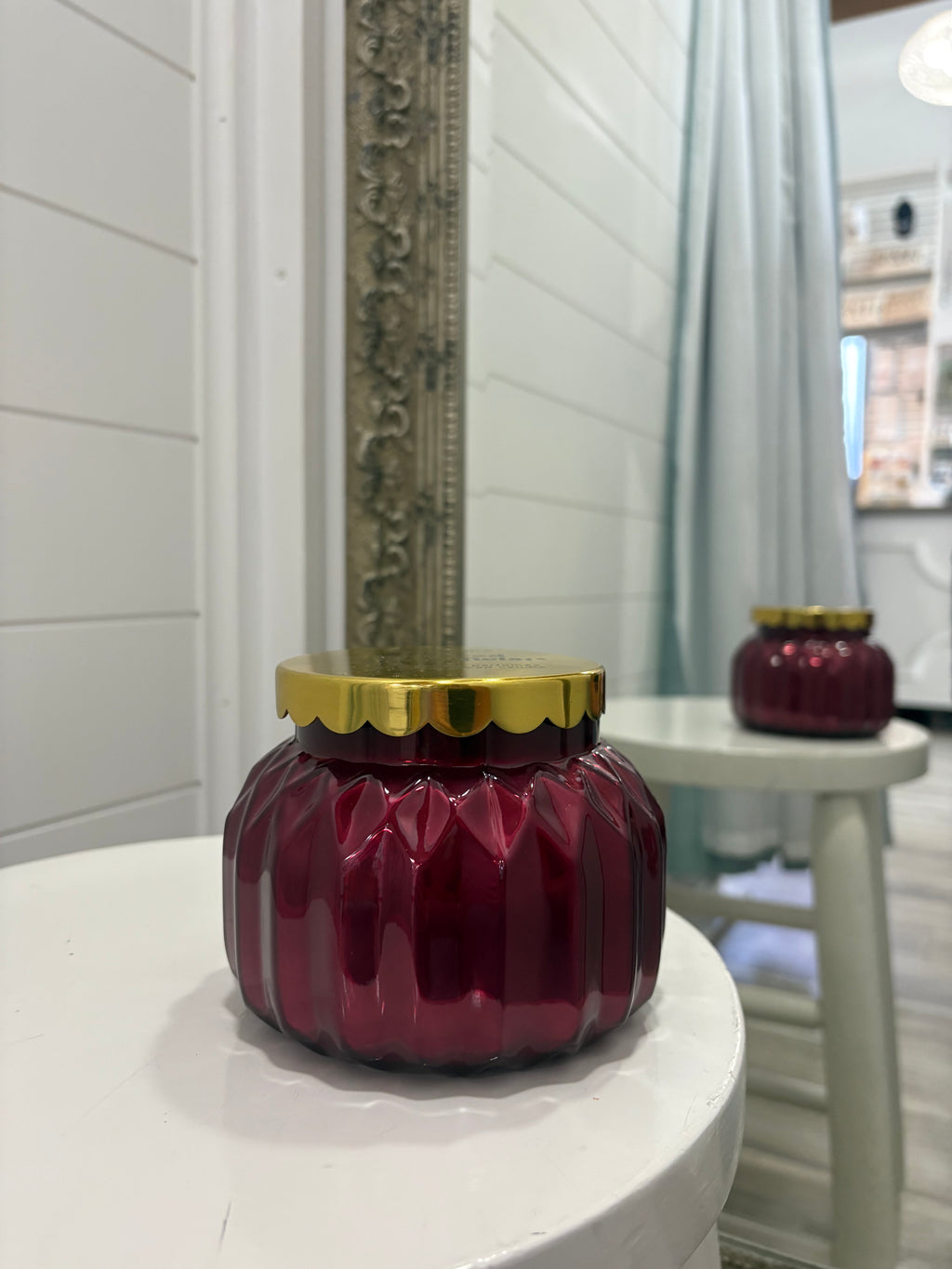 ROYAL GEM SUGARED SPICE TWIST CANDLE- 190Z - Molly's! A Chic and Unique Boutique 