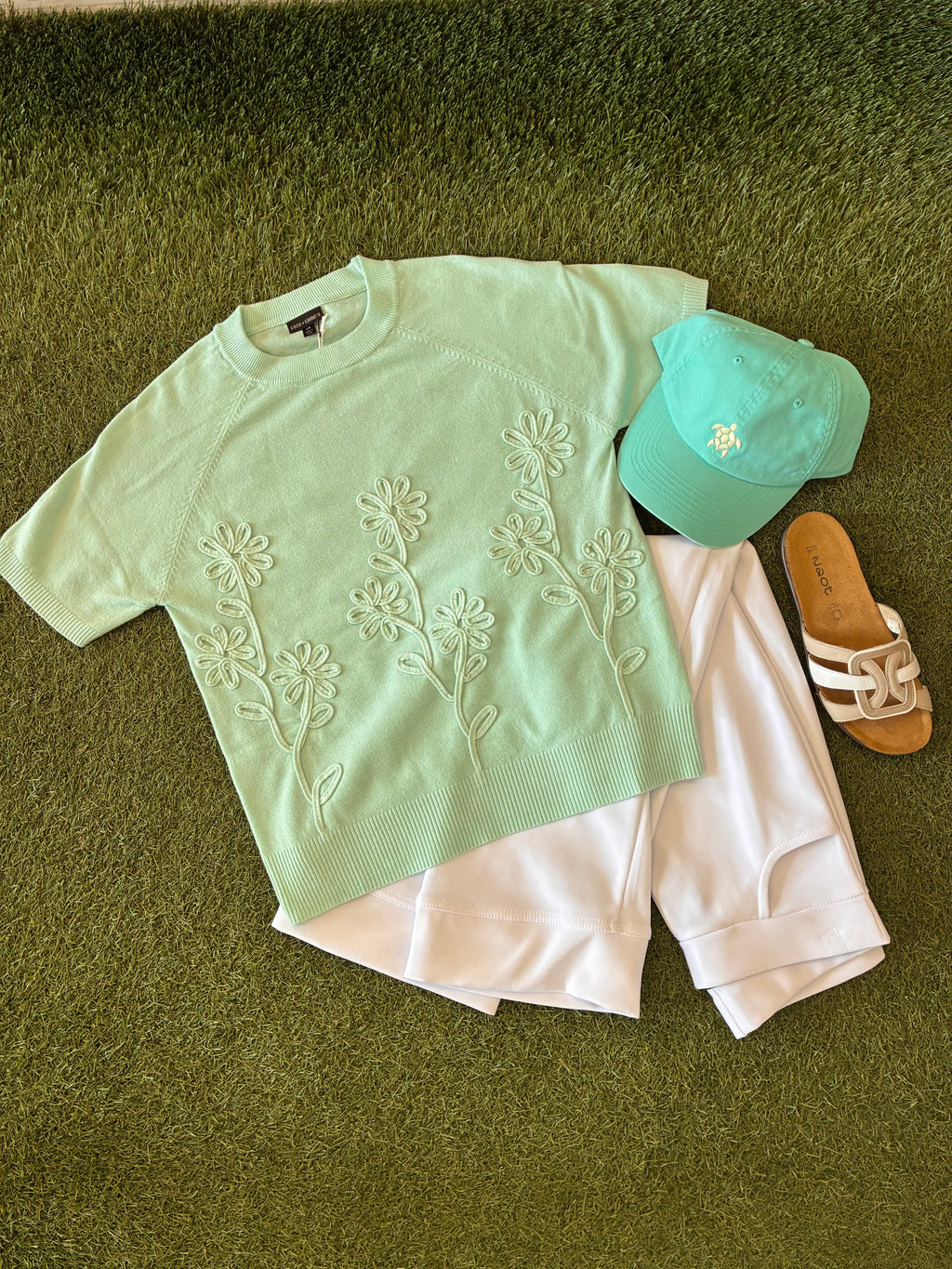 HEAVENLY-LUXE FLORAL SHORT SLEEVE TOP - Molly's! A Chic and Unique Boutique 
