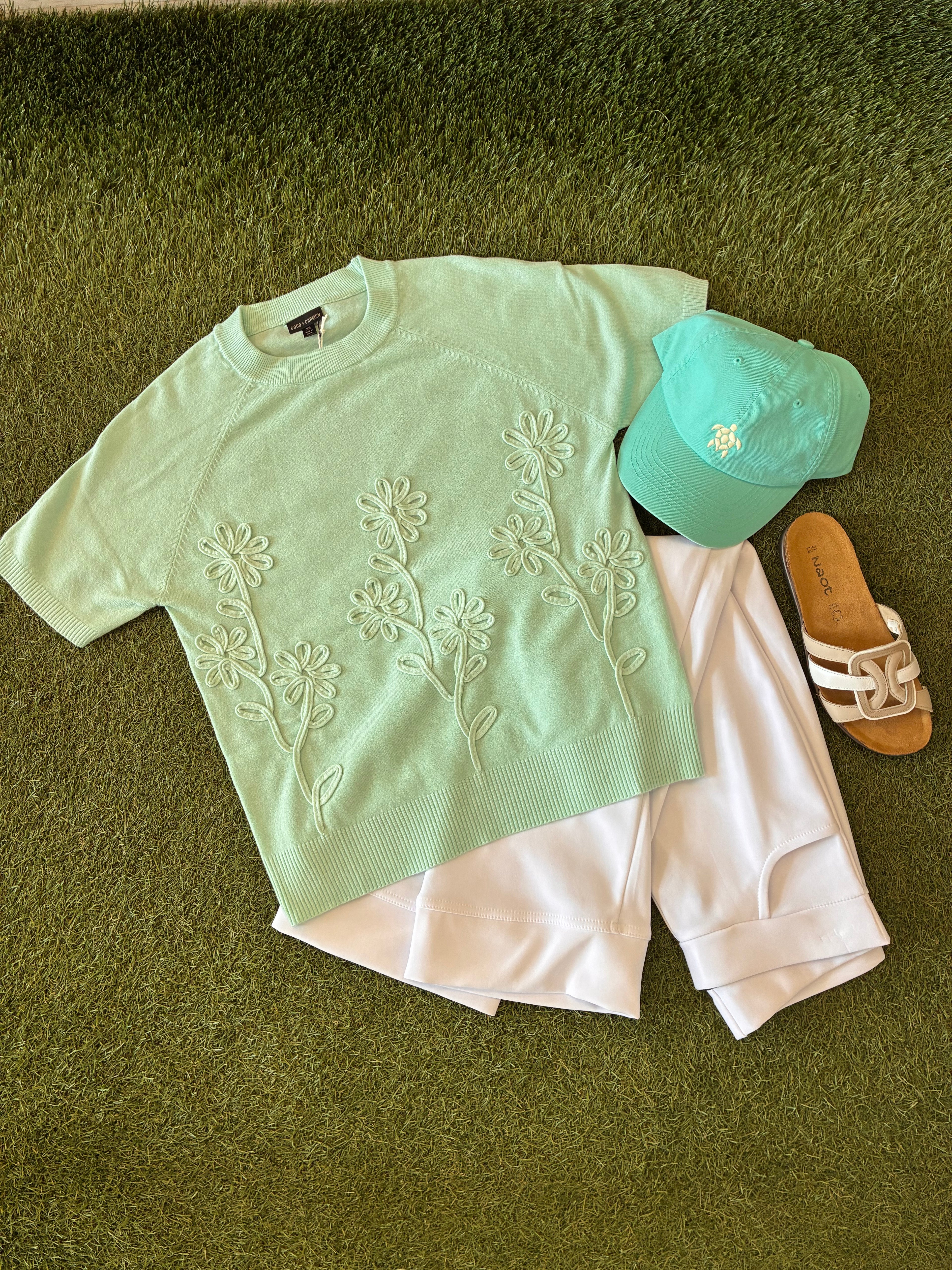 HEAVENLY-LUXE FLORAL SHORT SLEEVE TOP - Molly's! A Chic and Unique Boutique 