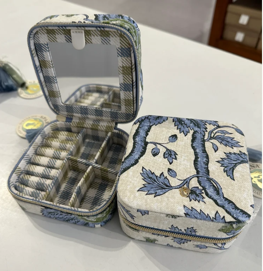JEWELRY MIRROR TRAVEL CASE - Molly's! A Chic and Unique Boutique 