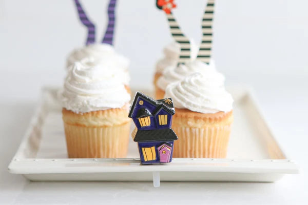 SPOOKY SPACES A253 - Molly's! A Chic and Unique Boutique 