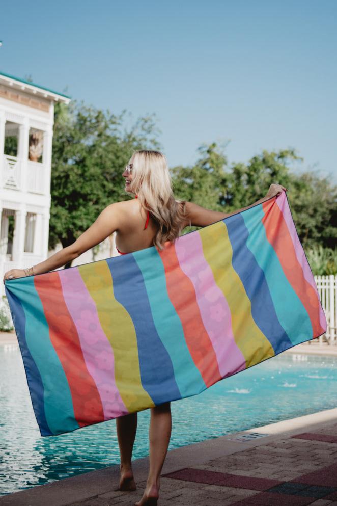 NAVY DAISY POOL BEACH QUICK DRY TOWEL - Molly's! A Chic and Unique Boutique 