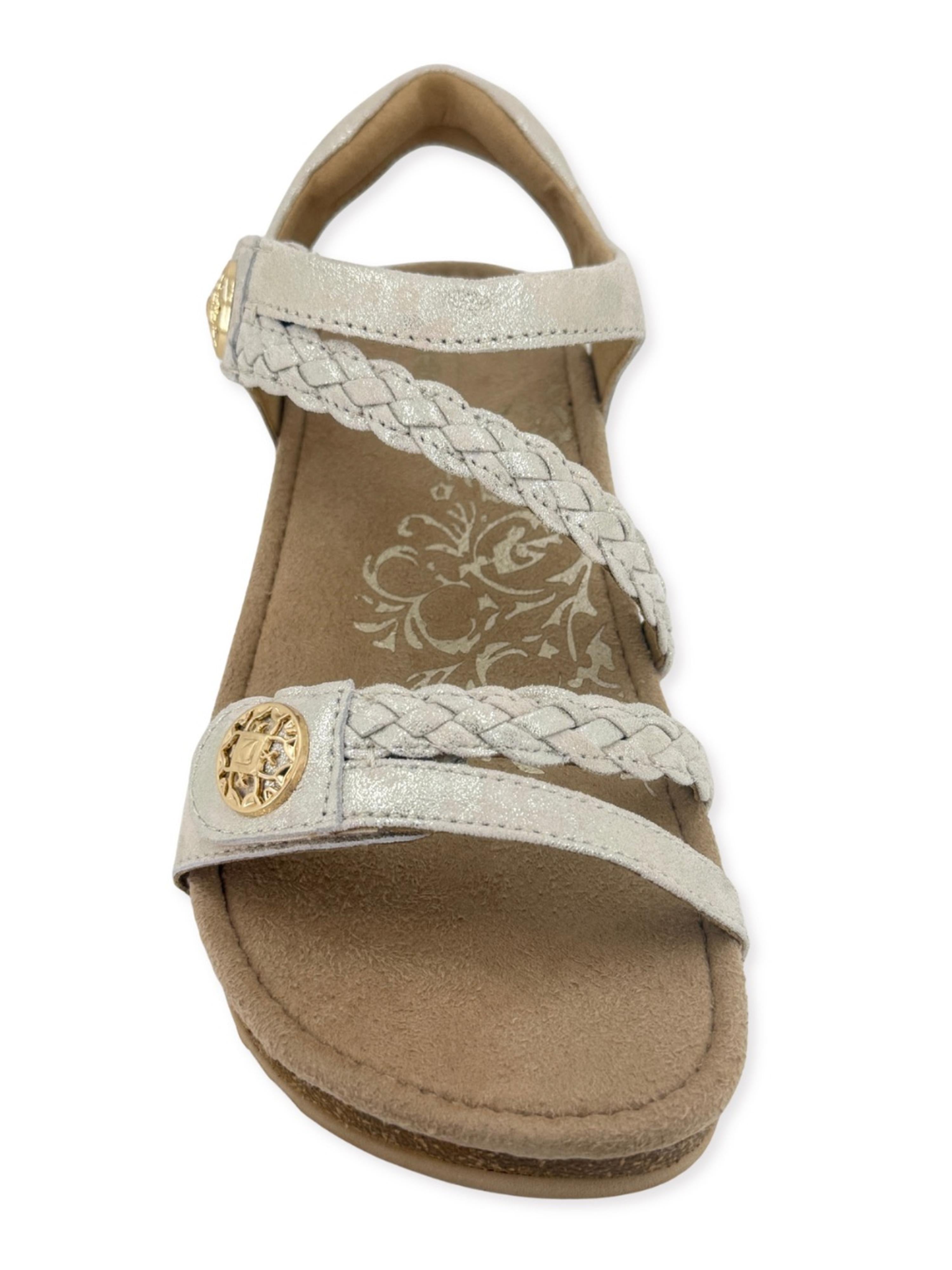 JILLIAN CHAMPAGNE - Molly's! A Chic and Unique Boutique 