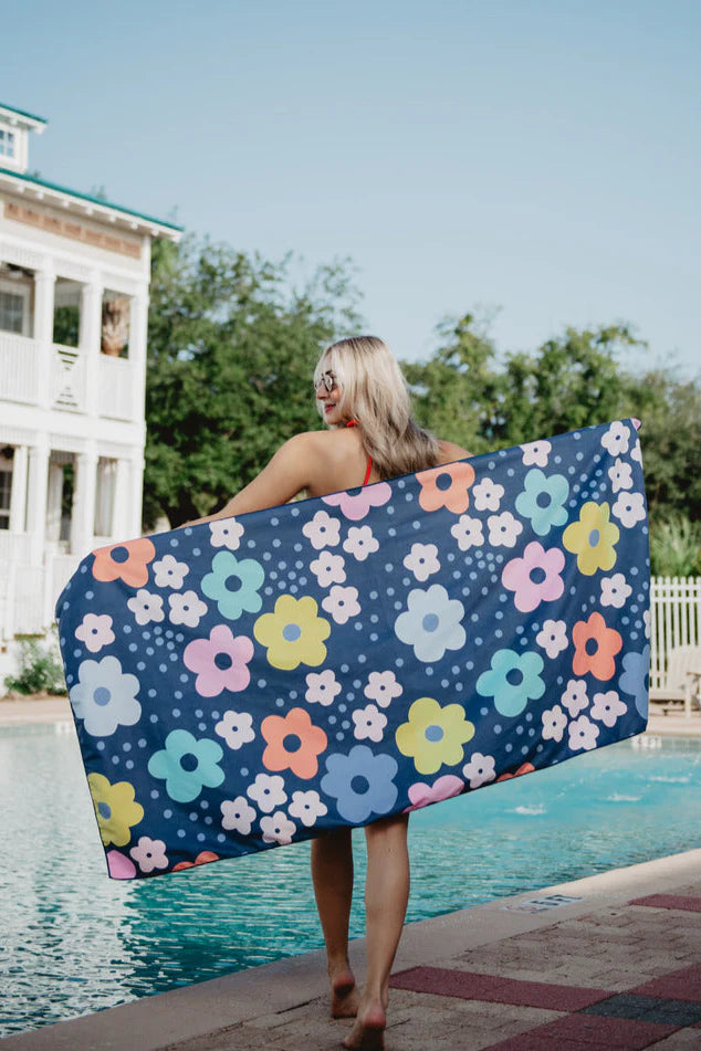 NAVY DAISY POOL BEACH QUICK DRY TOWEL - Molly's! A Chic and Unique Boutique 