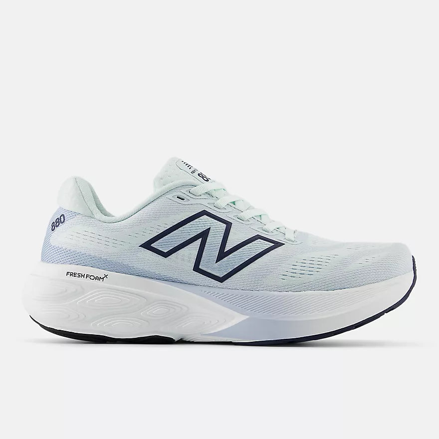 WOMEN'S 880