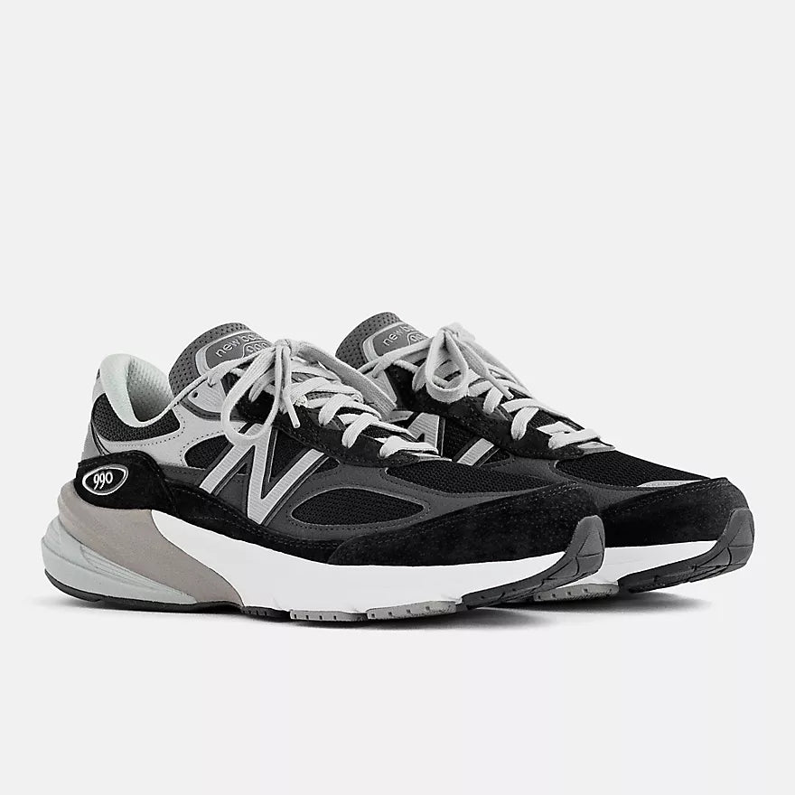 WOMEN'S 990v6