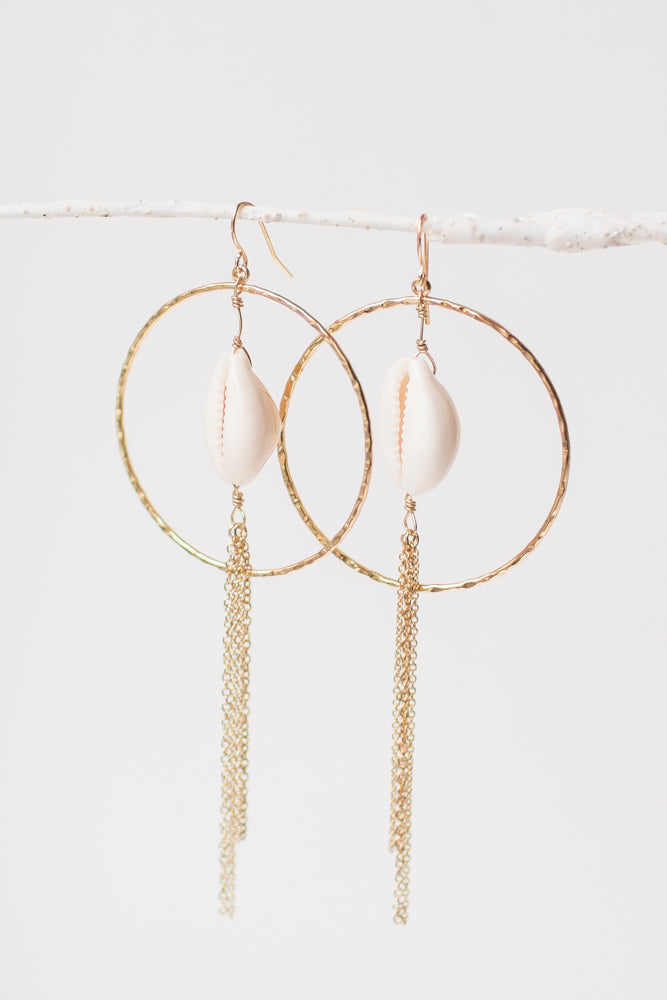 LUCIA SHELL EARRING - Molly's! A Chic and Unique Boutique 