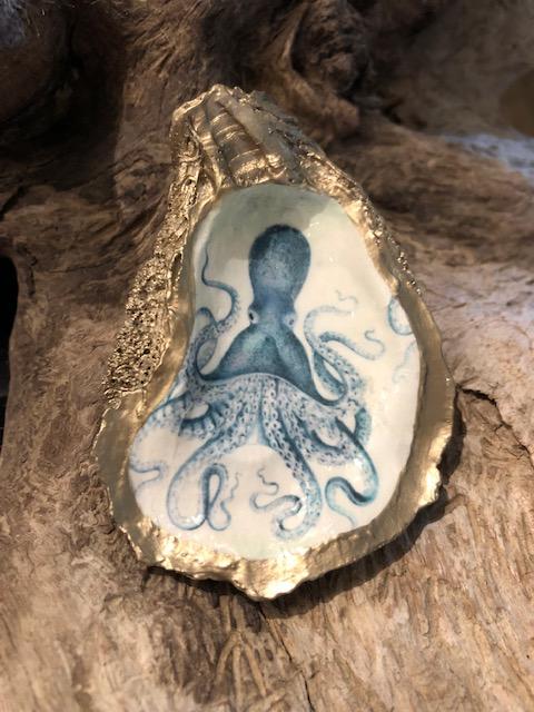 HAND-PAINTED OYSTER SHELL RING DISH - OCTOPUS - Molly's! A Chic and Unique Boutique 