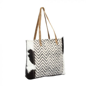 Chevron Cross Design tote bag - Molly's! A Chic and Unique Boutique 